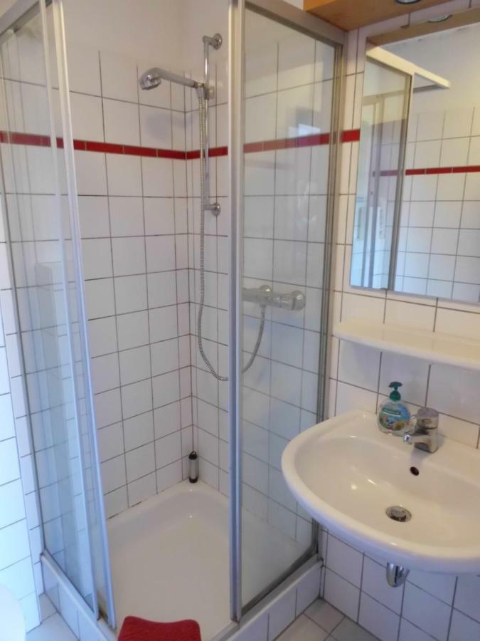 Das Haus Mit Der Roten Telefonzelle Apen Kültér fotó